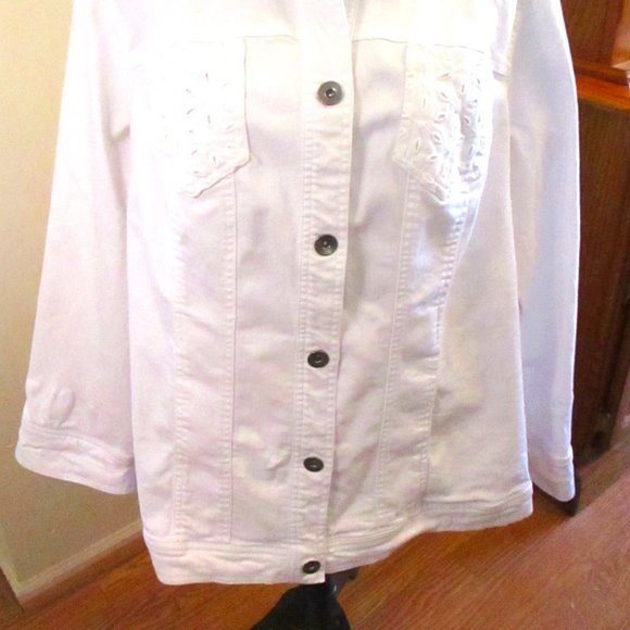 Catherines Women's Plus Size White Jean Style Jacket, Eyelet, Pockets, Size 1X - Picture 2 of 13